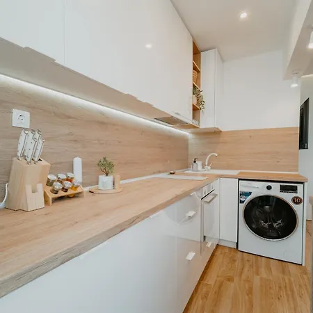 Avenue Center Sea Garden *