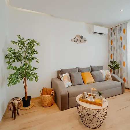 Avenue Center Sea Garden *